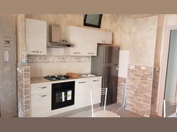 Roomgo IT - Camera singola appena arredata, Torino - 350 € al mese