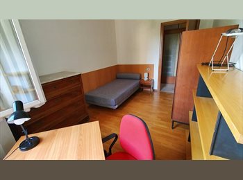 Roomgo IT - Affitto a studentessa camera singola, San Martino Siccomario - 250 € al mese