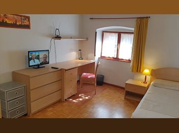 Roomgo IT - Camera singola SOLO x studentessa via Settefontane, Trieste - 280 € al mese