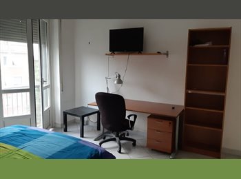 Roomgo IT - Bilocale Via S. Giacomo, Navigli - Ticinese - Pta Genova - Lorenteggio - 700 € al mese