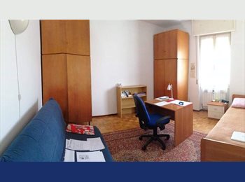 Roomgo IT - due ampie stanze con balconi e fermata linea autobus antistante, Valle Salimbene - 270 € al mese