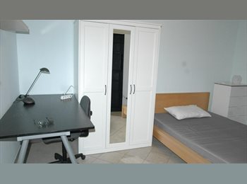 Roomgo IT - Camera, Navigli - Ticinese - Pta Genova - Lorenteggio - 700 € al mese
