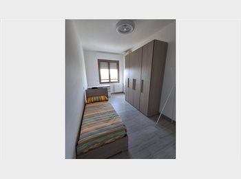 Roomgo IT - Affitto stanza, Corsico - 600 € al mese