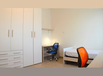 Roomgo IT - STANZE PER STUDENTI UNIVERSITARI – BORGO ROMA (VERONA) – VIA CENTRO, Verona - 290 € al mese