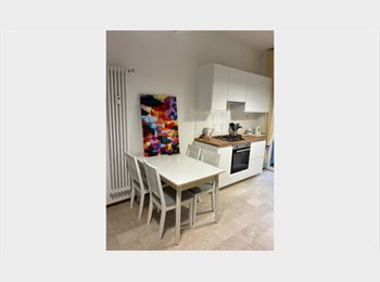 Roomgo IT - Affitto trilocale ampio e luminoso perfetto per tre studentesse, Brescia - 350 € al mese