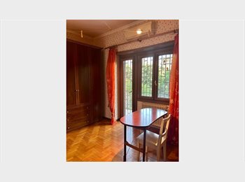 Roomgo IT - 2 STANZE, SOLO LAVORATRICI, DAL 1 AGOSTO - METRO A Colli Albani, Tuscolano - 520 € al mese