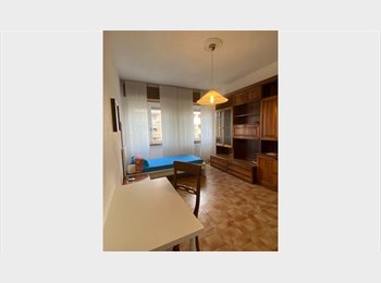 Roomgo IT - AFFITTASI POSTO LETTO PER STUDENTESSE IN STANZA DOPPIA – VICINANZA FERMATA METRO’ M2 VERDE - PIAZZA , Navigli - Ticinese - Pta Genova - Lorenteggio - 420 € al mese