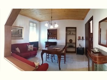 Roomgo IT - 2 doppie a 15 min da Università, Pavia - 470 € al mese