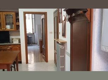 Roomgo IT - Camera doppia, Torino - 300 € al mese
