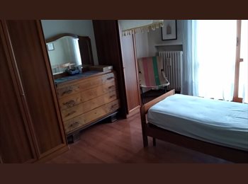 Roomgo IT - Stanza singola zona Tribunale, Padova - 480 € al mese