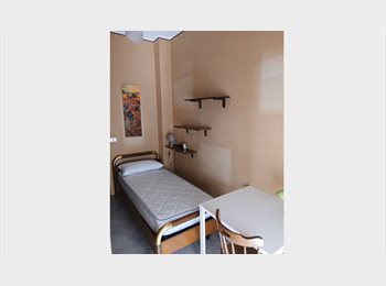 Roomgo IT - Stanza singola, Sant'Agata li Battiati - 200 € al mese