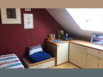 Appartager LU - Chambre douillette à 10mn à pied du Centre-gare, Luxembourg - 900 € / Mois