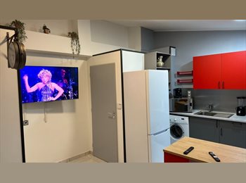 Appartager LU - Particulier loue Studio/F2 meublé dans jardin, Esch-sur-Alzette - 1.100 € / Mois
