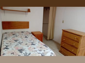 Roomgo MX - Cerca del CUCS, CUCEA y CUCSH Habitación Amueblada, Guadalajara - MX$2,400 por mes