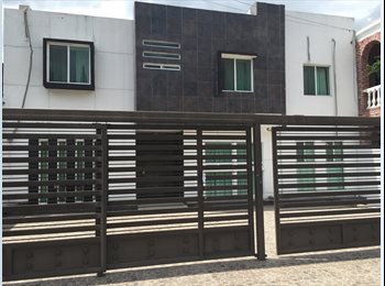 Roomgo MX - Cuarto en casa Contry Tesoro, Monterrey - MX$5,400 por mes