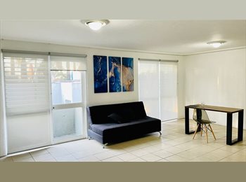 Roomgo MX - Habitación Semiamueblada - Departamento En La Calma, Zapopan - MX$3,800 por mes