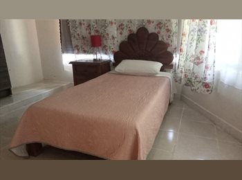 Roomgo MX - Sólo mujeres Profesionistas, hermosa y acogedora habitación, Zapopan - MX$5,500 por mes