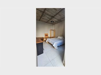 Roomgo MX - Habitacion 7 - CASA AXOLOTL - BY CASA ALEBRIJE, Guadalajara - MX$7,000 por mes