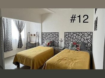 Roomgo MX - Habitación Doble para Estudiantes - Cerca de CUCEA y CUCSH, Guadalajara - MX$3,200 por mes