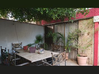 Roomgo MX - Cuarto amueblado en casa particular, ideal para estudiantes o prof. de la salud. Cerca de todo, Guadalajara - MX$4,000 por mes