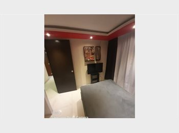 Roomgo MX - Cuarto amueblado cama matrimonial metro nativitas, Coyoacán - MX$5,500 por mes