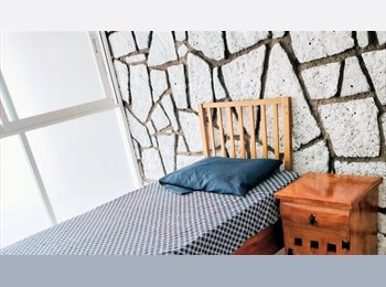 Roomgo MX - Habitación en renta en Satélite, en el mejor lugar para una persona, Ciudad López Mateos - MX$5,000 por mes
