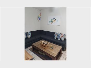 Roomgo MX - Cuarto en renta para mujer en bonita zona con todos los servicios incluidos, internet, limpieza 2 ve, Zapopan - MX$6,000 por mes