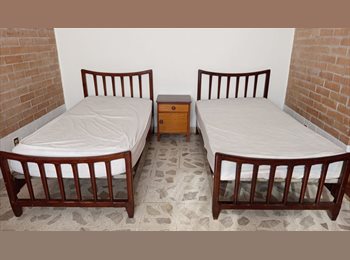 Roomgo MX - RECÁMARA AMUEBLADA P/2 CHICAS CENTRO QRO., Querétaro - MX$5,000 por mes