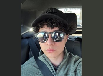 Roomgo MX - Christopher - 22 - Querétaro
