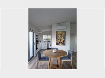Roomgo NZ - Flatmate wanted for modern home in Torbay, Auckland - $300 pw
