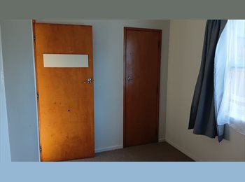 Roomgo NZ - Looking for a female flatmate, Hamilton - $200 pw