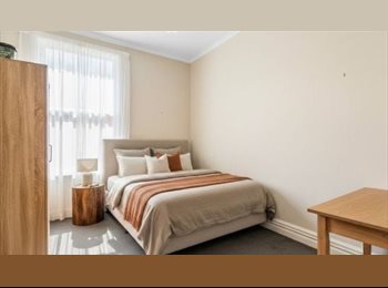 Roomgo NZ - Bank Street, Dunedin - $205 pw