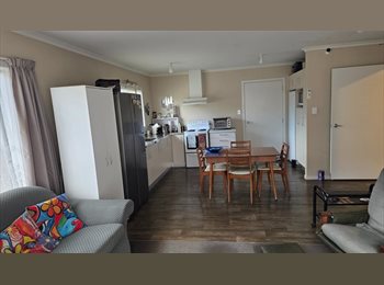 Roomgo NZ - Flatmate Wanted, Hamilton - $200 pw
