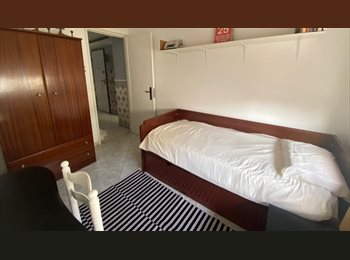 Roomgo PT - Quarto em Benfica, Lisboa - 500 € Por mês