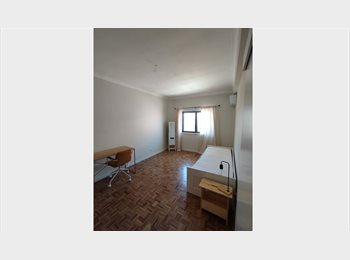 Roomgo PT -  SUITE EM APARTAMENTO - SETÚBAL, Setúbal - 500 € Por mês