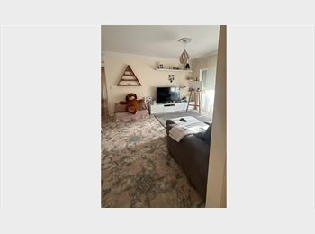 Roomgo PT - Alugam-se 2 quartos para estudantes universitárias – Faro, Faro - 320 € Por mês