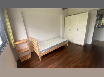 Roomgo SG - Spacious and well-maintained common room in a clean and quiet apartment., Woodlands - $850 pm