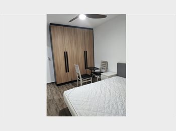 Roomgo SG - Master room, fairly new unit, Bukit Panjang - $1,400 pm