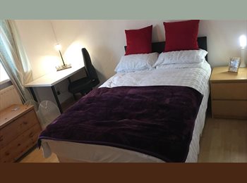 Roomgo UK - 29 Dorrington:Clean Rooms With Beautiful Garden, Fawdon  - £627 pcm