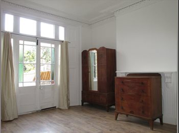 Roomgo UK - Well located 2 bed flat situated in London N8, Crouch End - £2,600 pcm
