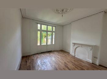 Roomgo UK - Well located 2 bed flat situated in London N8, Crouch End - £2,600 pcm