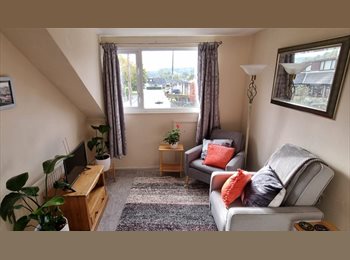 Roomgo UK - Self contained private sitting room and bedroom ensuite to let, Buxton - £700 pcm