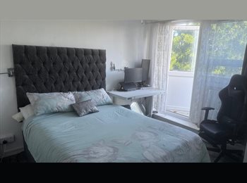 Roomgo UK - Spacious 2 Bed shared Maisonette in prime E1 location, Ratcliff - £1,300 pcm
