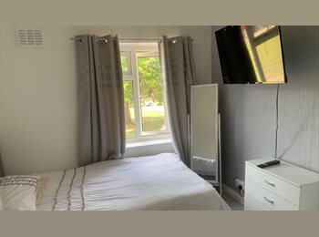 Roomgo UK - Room in house to rent, Staines - £650 pcm