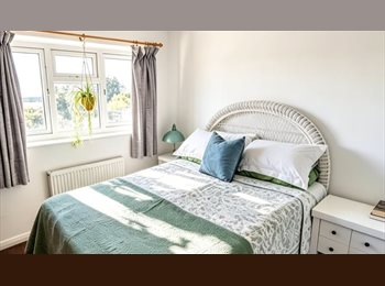 Roomgo UK - Double bedroom new household, Thatcham - £800 pcm