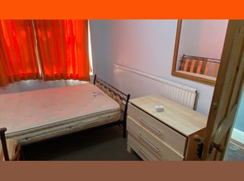 Roomgo UK - Spacious Single Bedroom Near DMU & Leicester City Centre – Great Location, Westcotes - £280 pcm