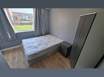 Roomgo UK - En-suite Castle Vale, Walmley Ash - £100 pcm