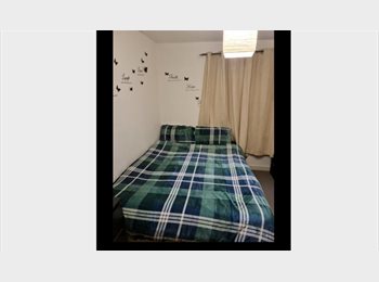 Roomgo UK - Decent Ensuite Double Bedroom, Greenhithe - £800 pcm