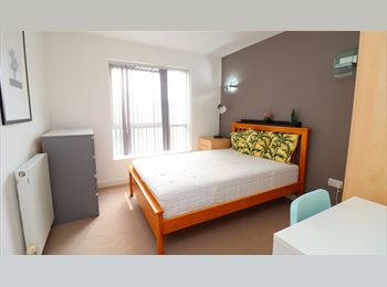 Roomgo UK - Beautiful Double Room | North Greenwich, Cubitt Town - £1,321 pcm