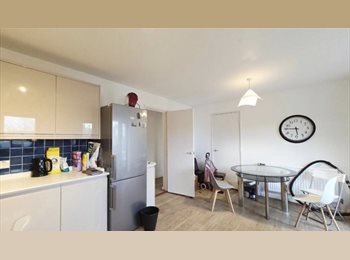 Roomgo UK - Bright double room, King's Cross — short let 10 Aug–16 Sept, Barnsbury - £1,000 pcm